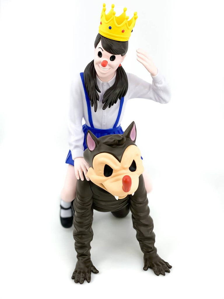 Person wearing a costume with a wolf mask and a crown on a white background Victor Castillo